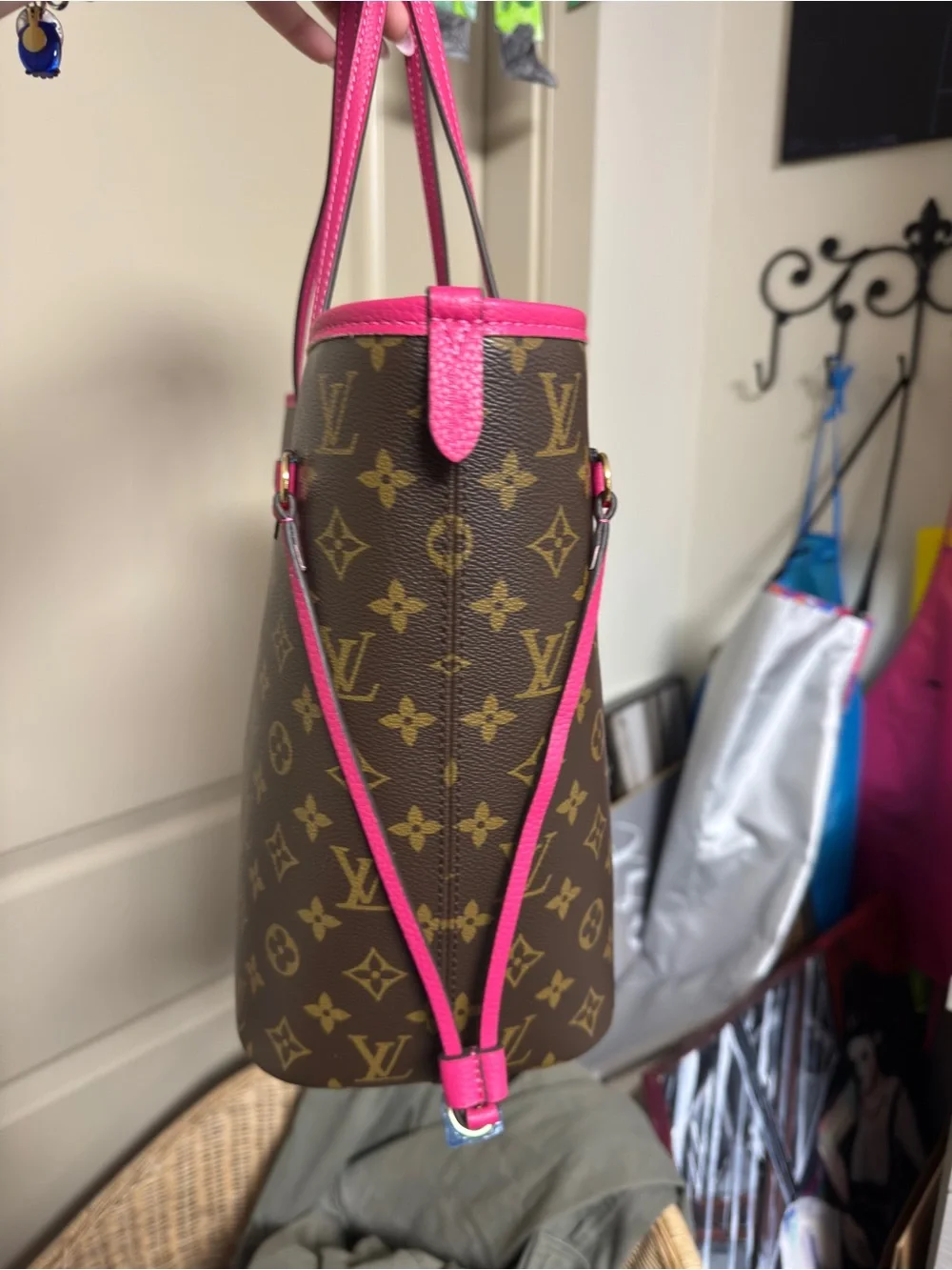 Reversible! Two tote bags in one!